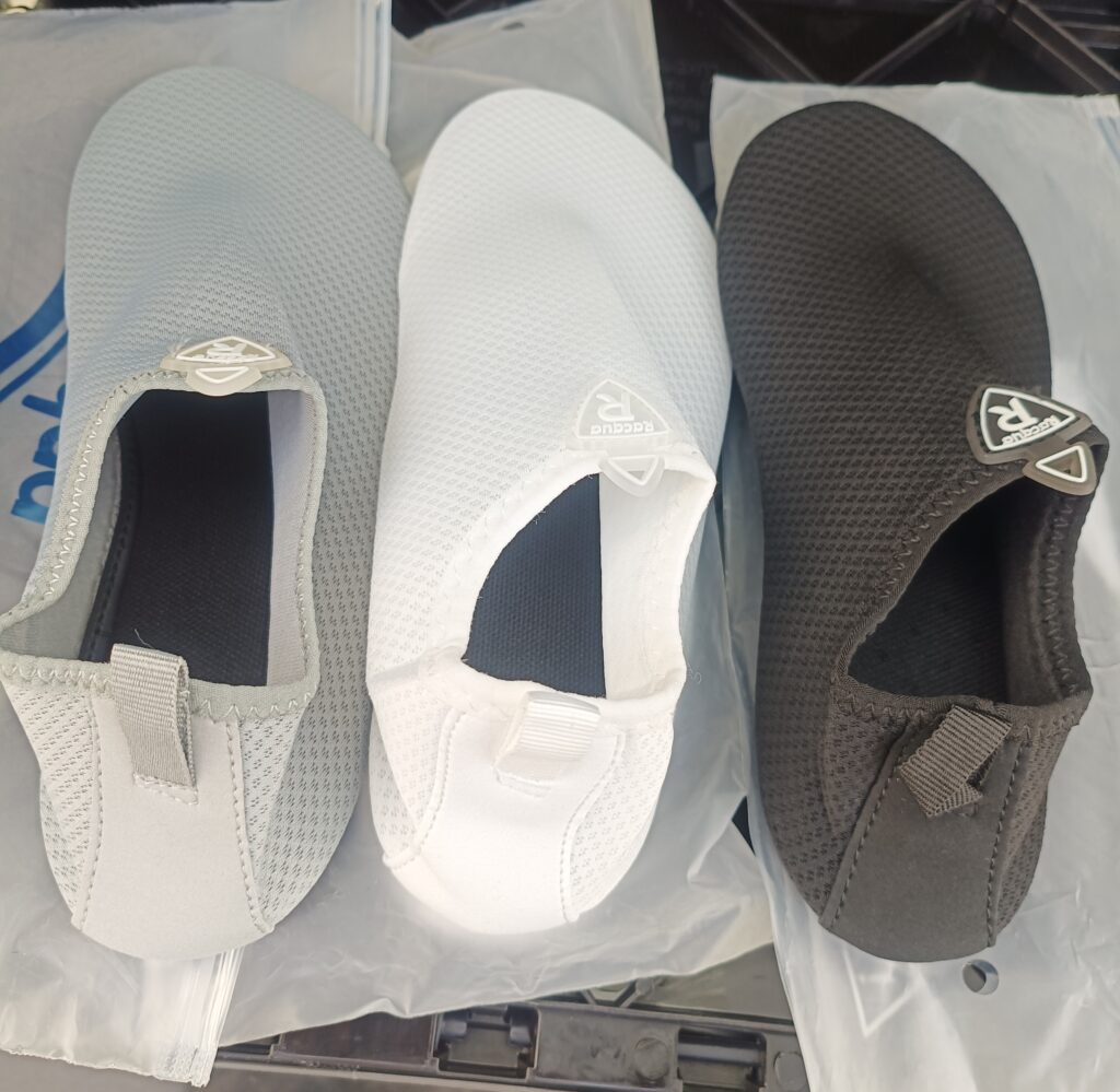 Chaussures chaussons de plage sport aquatique Racqua