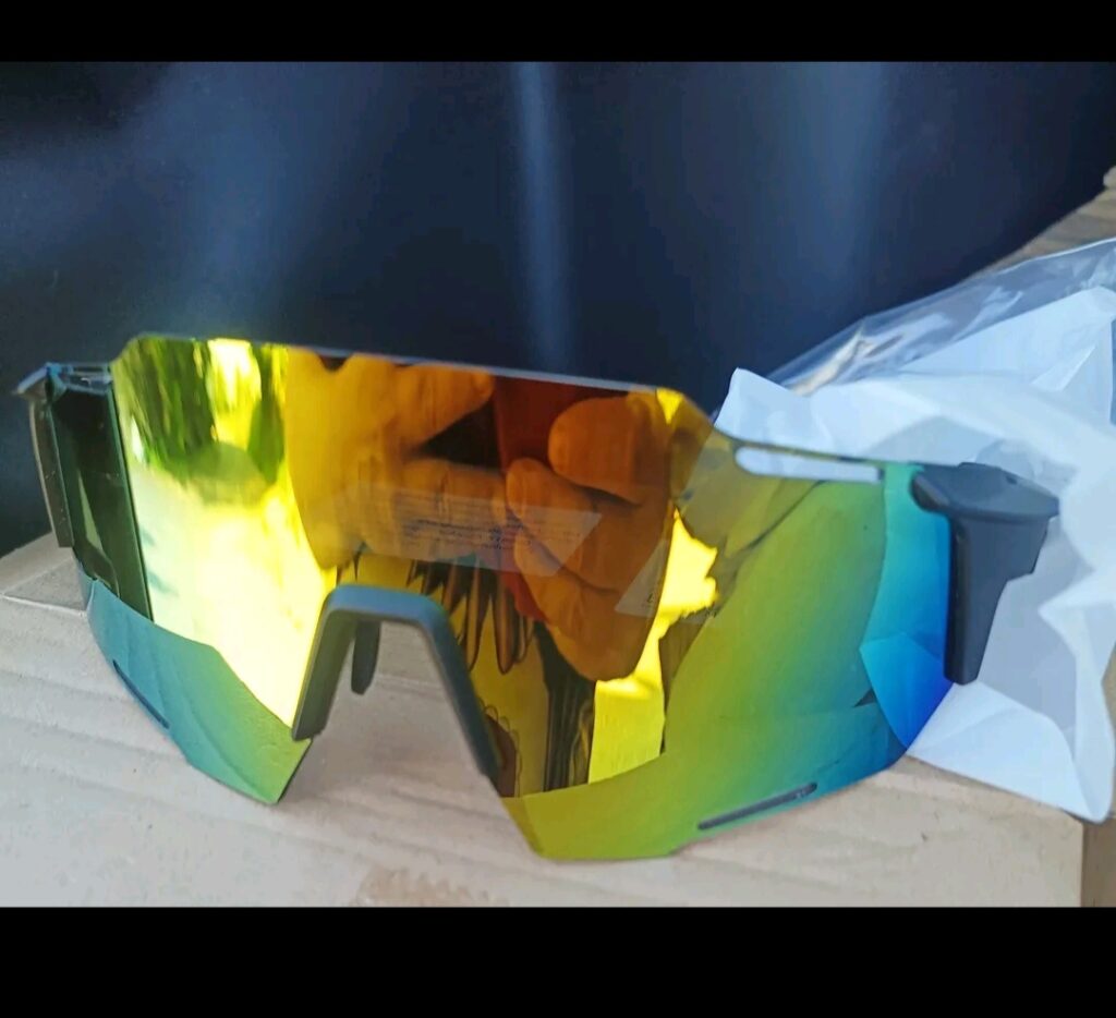 Lunettes de Cyclisme Ultra-Légères - Protection UV400 & Antibuée