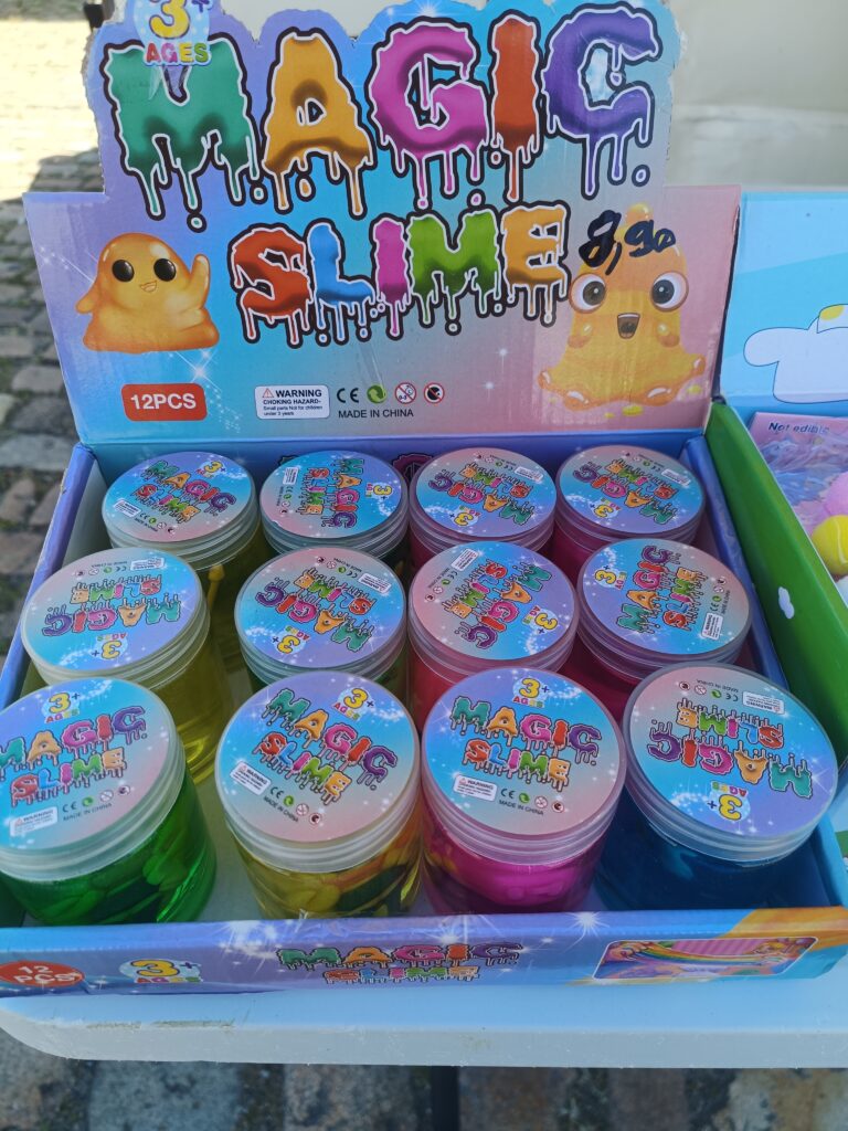 Slime Magic avec Figurine de Type K-pop - 3 Couleurs au Choix